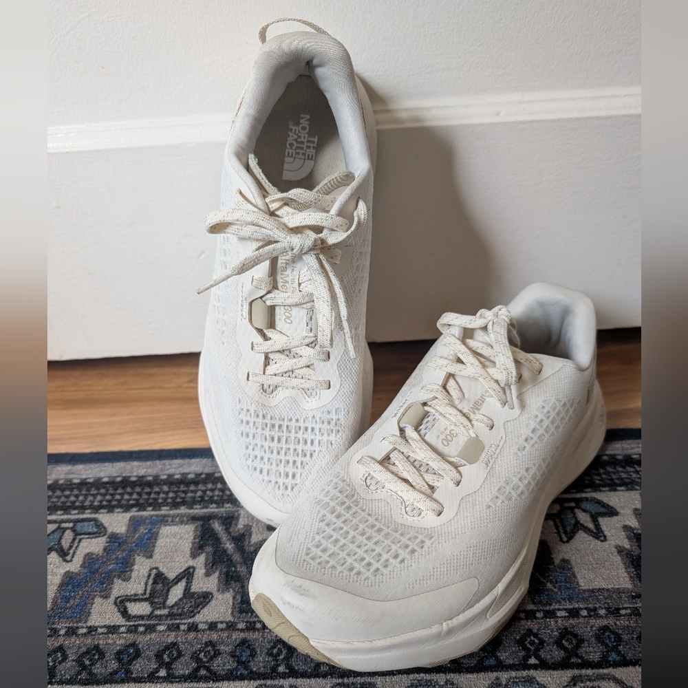 The North Face Women's White Beige AltaMesa 300 Running Shoes 9.5